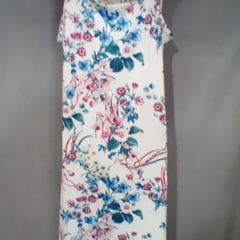 White Very Flowery Flowy Maxi Dress,35% Polyester,65% Cotton,Made in China